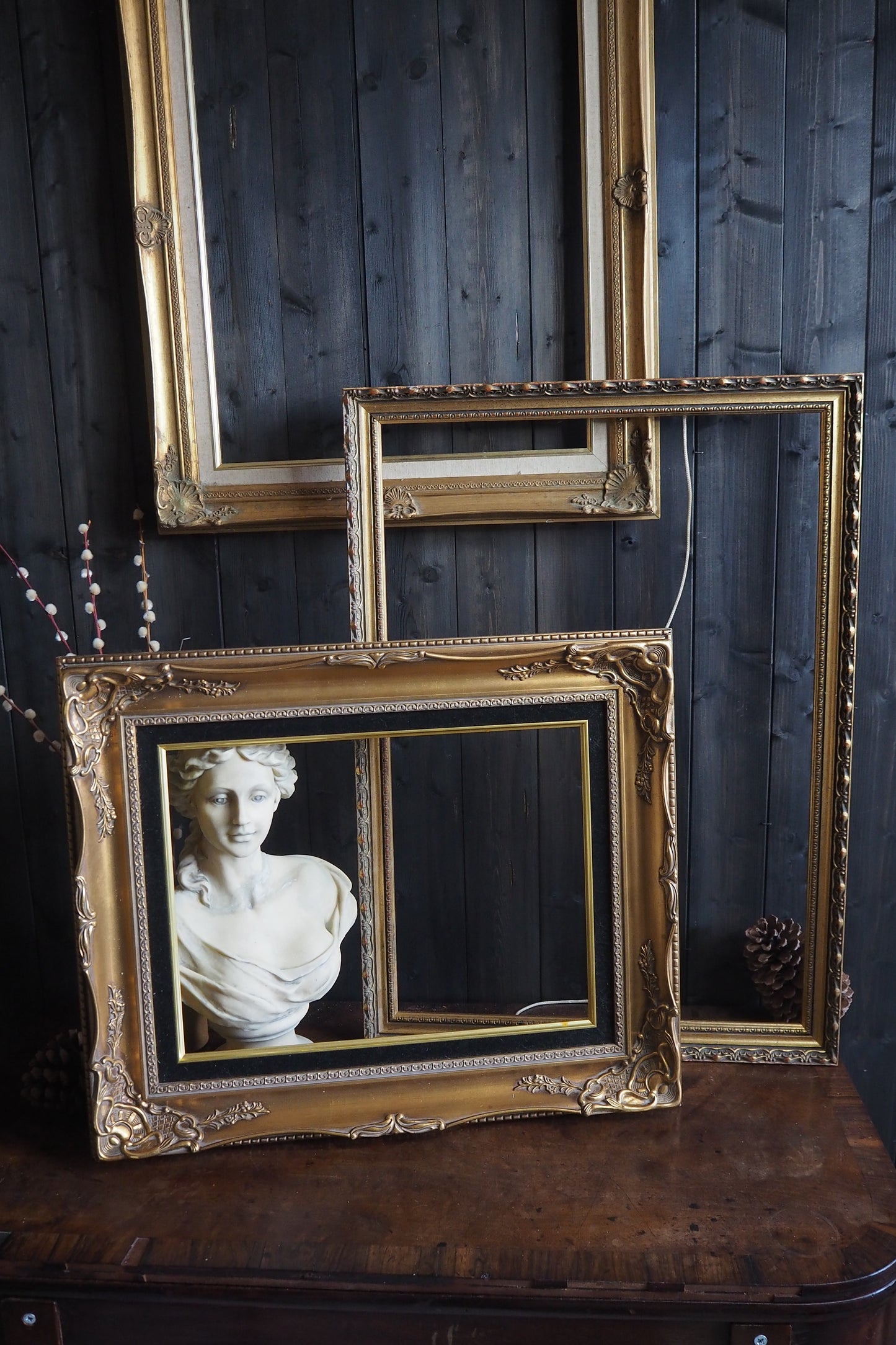 The Belcôte - Antique Gold Gilt Frame Collection B