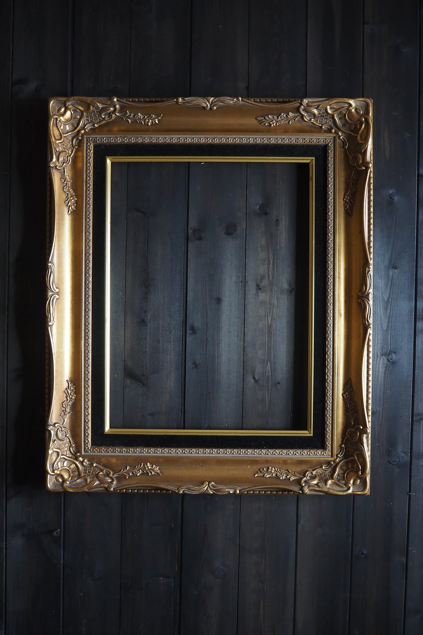 The Giverny - Vintage Black & Gold Ornate Sorélle Frame