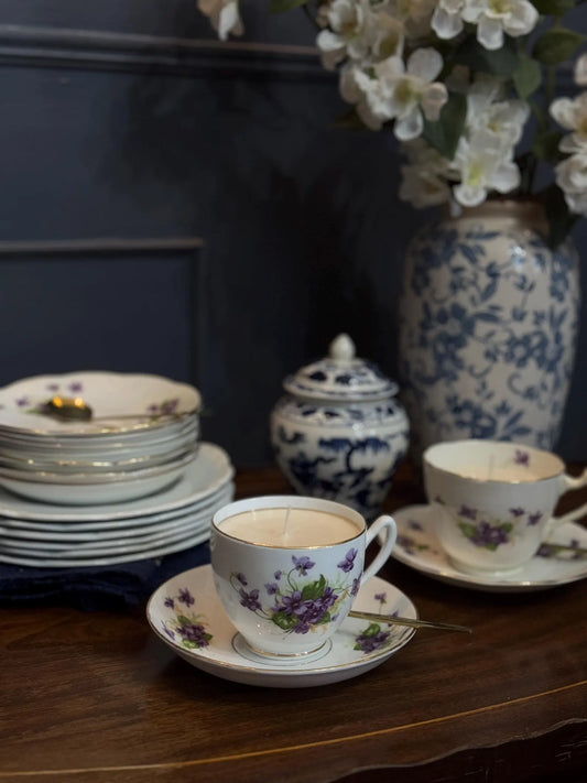 Bridgerton-Inspired Vintage Teacup Candle – Elegant & Reusable