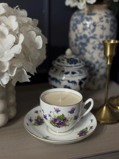 Bridgerton-Inspired Vintage Teacup Candle – Elegant & Reusable