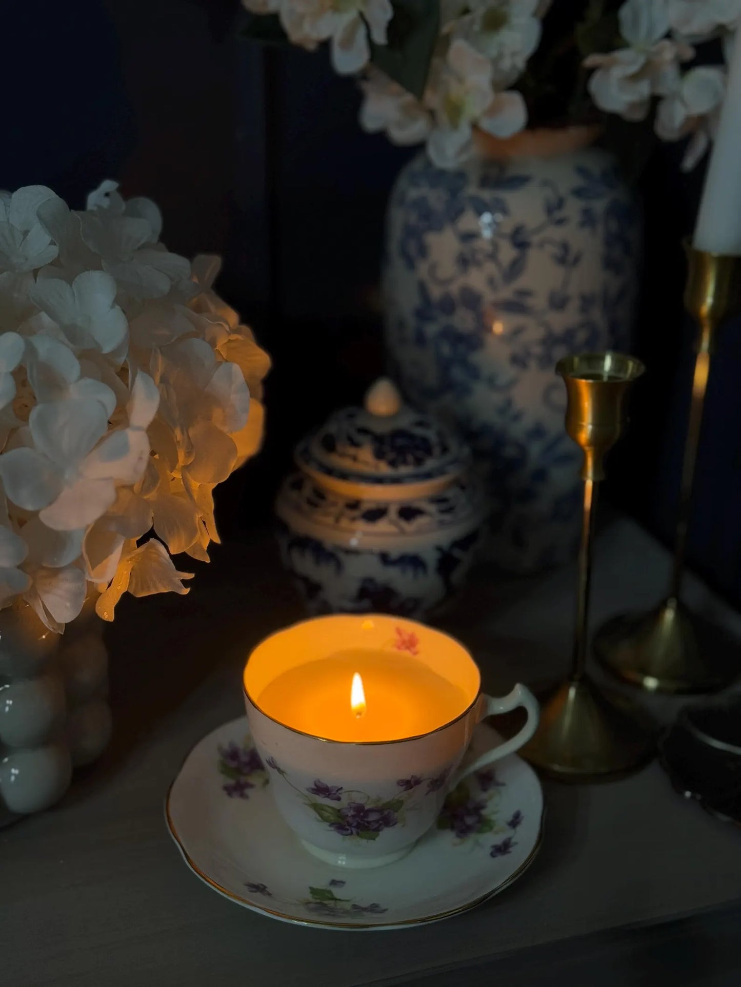 Bridgerton-Inspired Vintage Teacup Candle – Elegant & Reusable